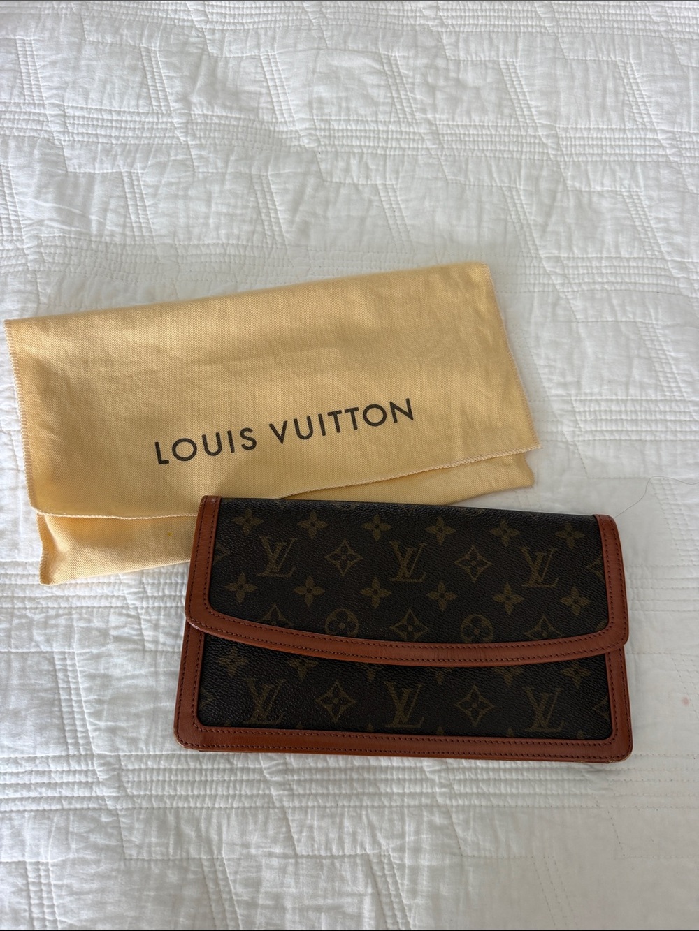 Louis Vuitton Dame Pochette